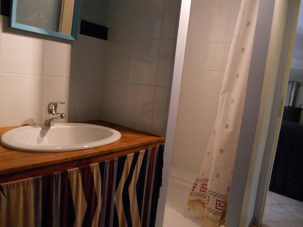 Gite Des Monts Saint-Izaire Rom bilde