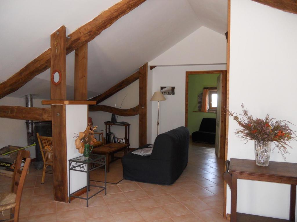 Gite Des Monts Saint-Izaire Rom bilde
