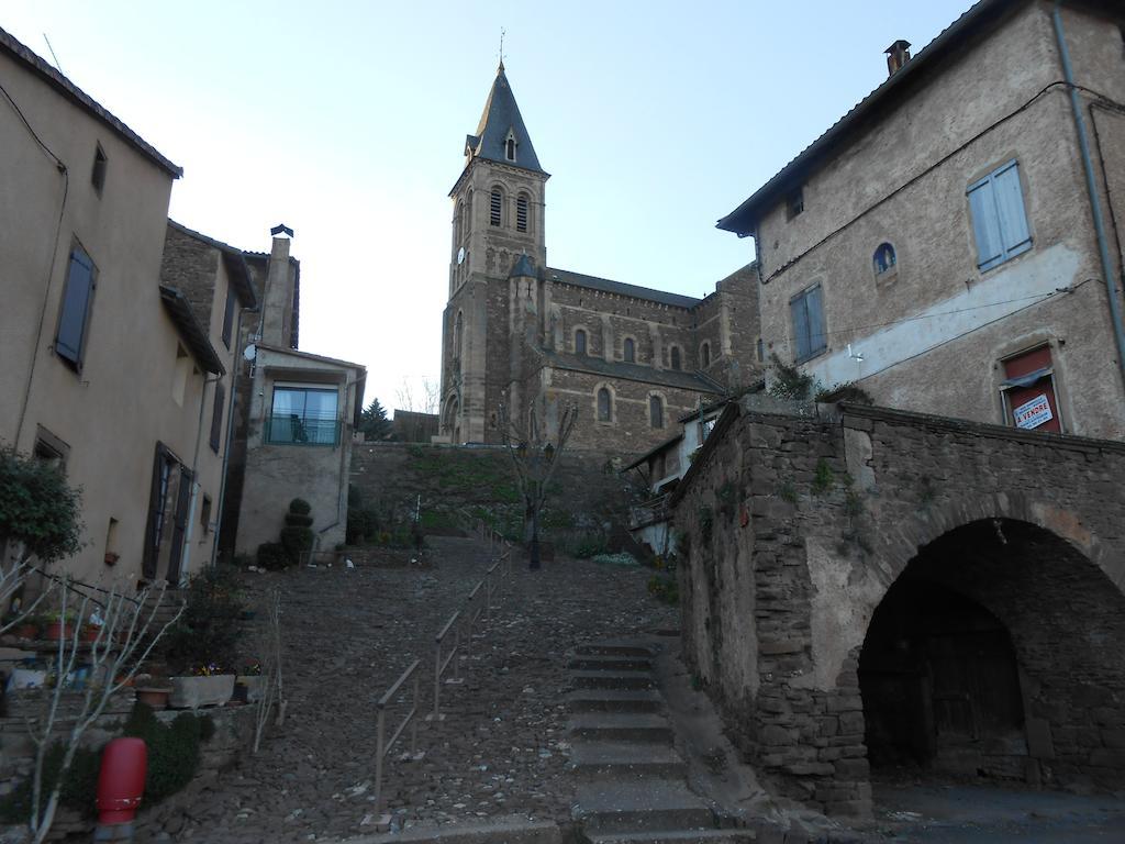 Gite Des Monts Saint-Izaire Eksteriør bilde